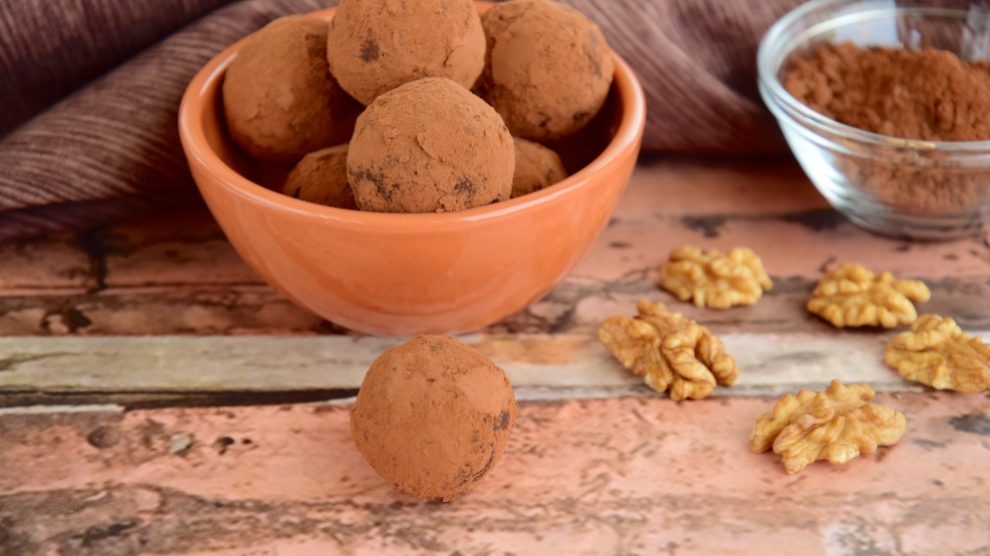 Receta de Trufas de nueces y dátiles