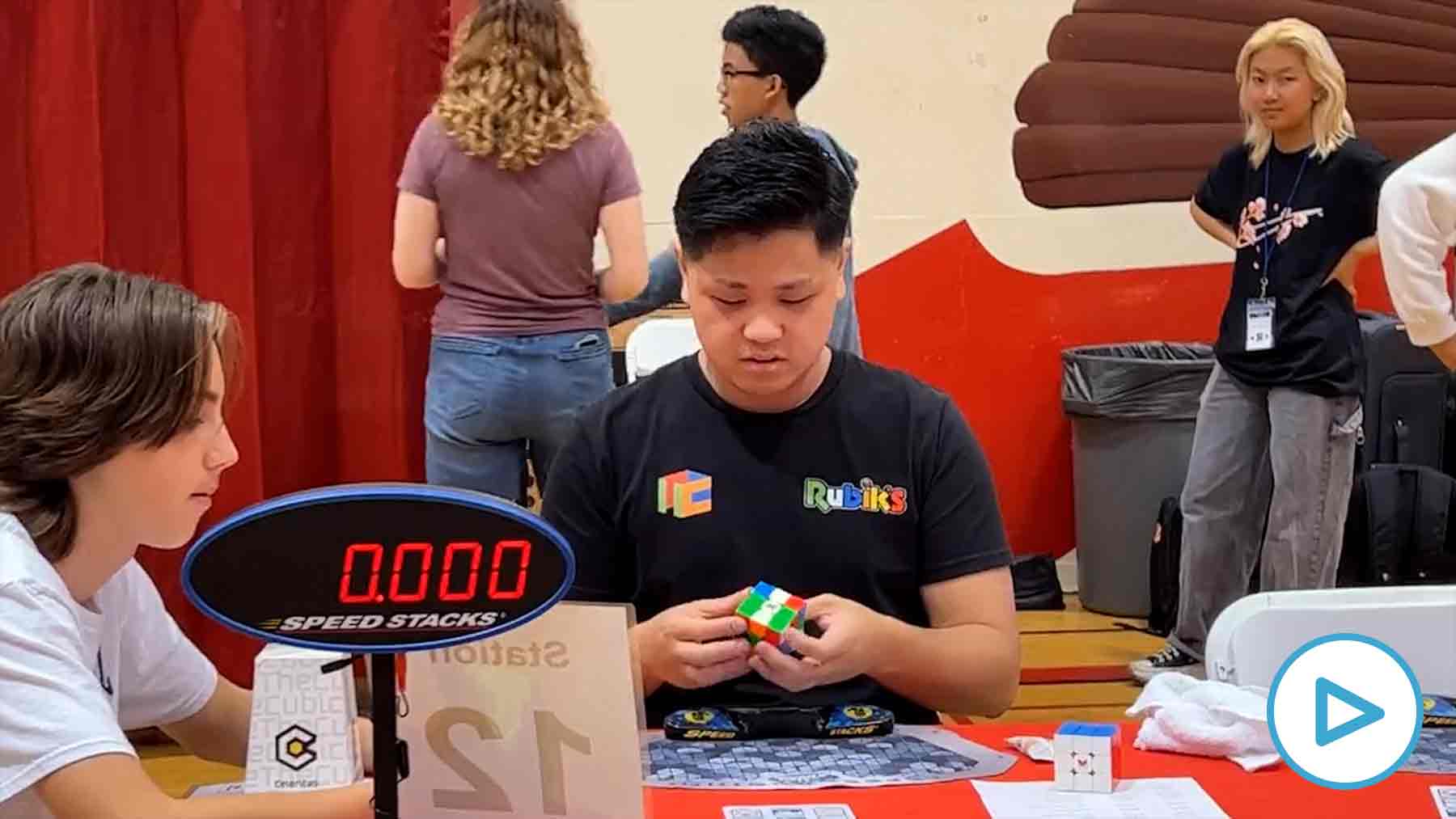 El Alucinante V Deo De Un Joven Haciendo El Cubo De Rubik En Segundos