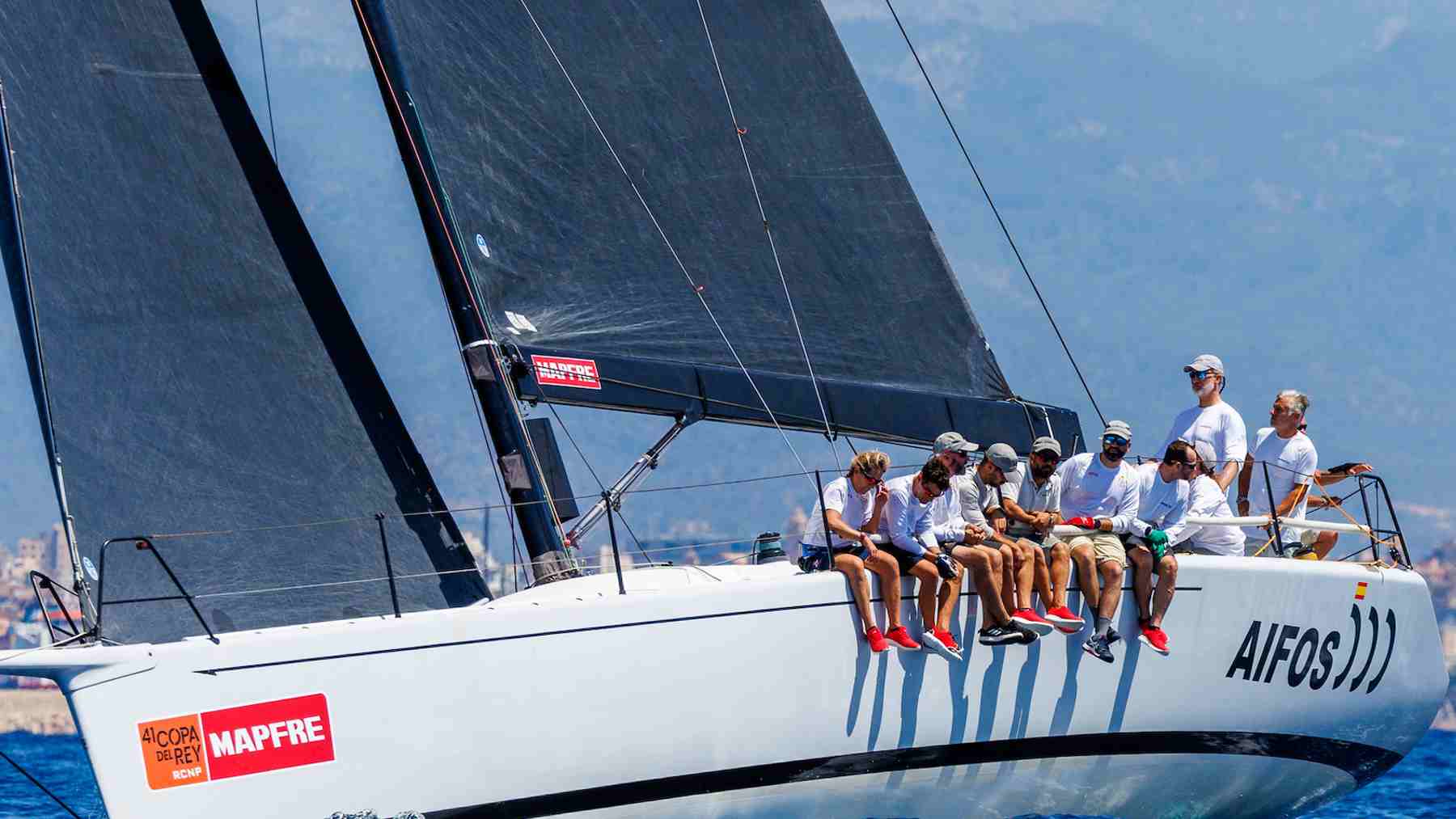 El Rey Felipe Sale A Entrenar A Bordo Del Aifos En Mallorca