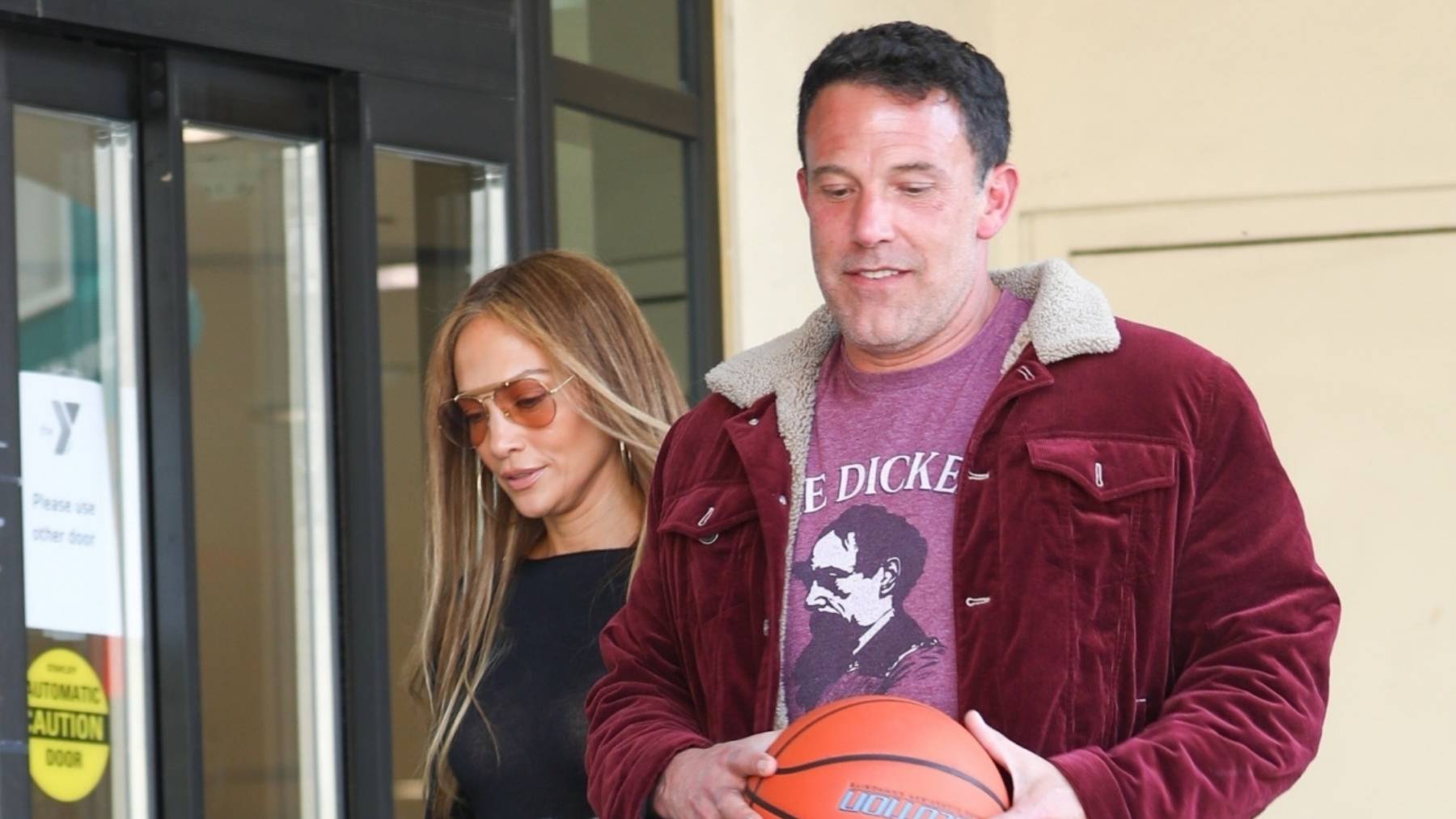 Jennifer Lopez Y Ben Affleck Reaparecen Juntos Y De La Mano En Medio De