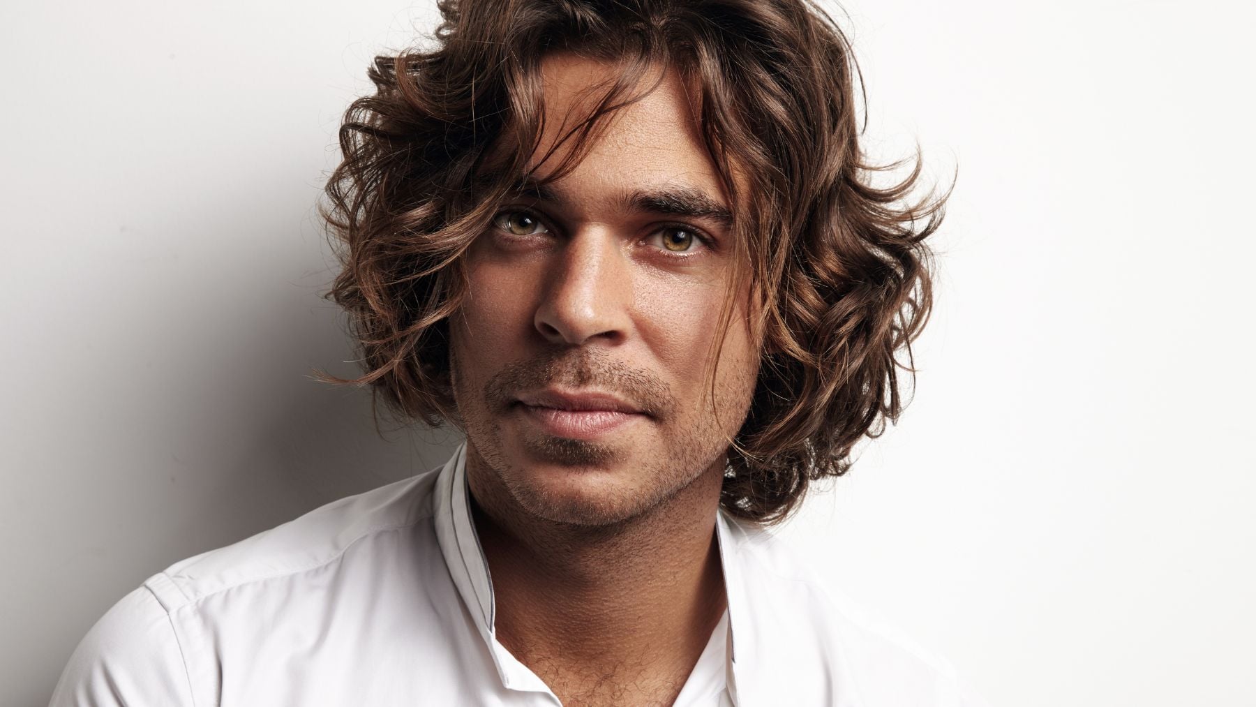 young man, haircut, wavy bob