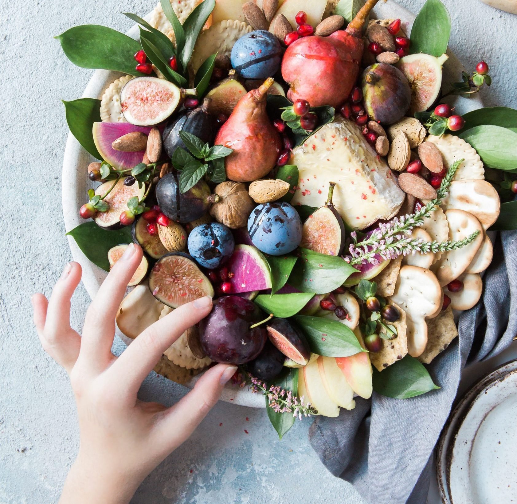 Te contamos cuáles son las frutas con más antioxidantes para lucir entre otras cosas una piel radiante. /Unsplash