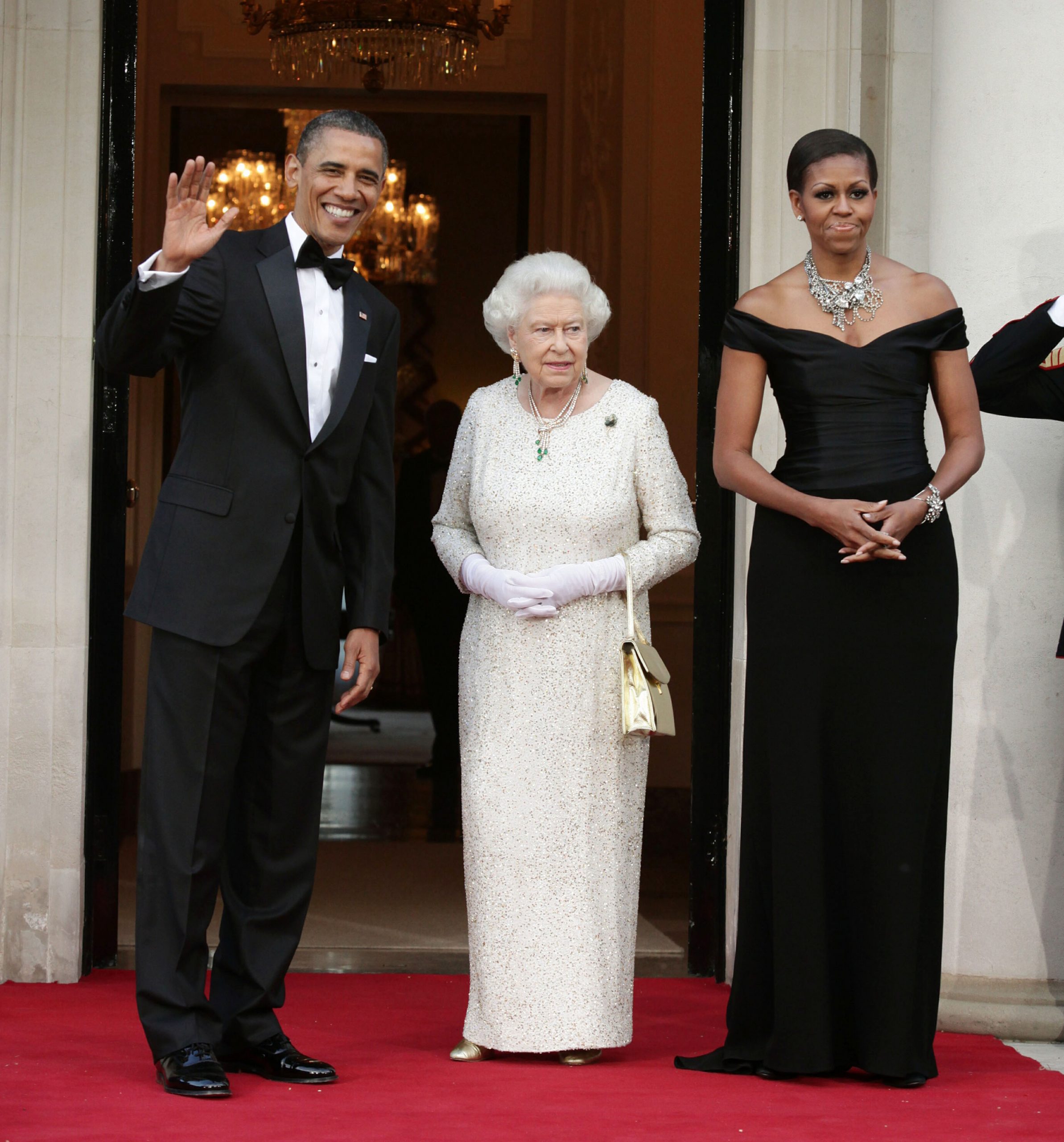 En la imagen, la Reina Isabel II con Michelle y Barack Obama. /Foto: Getty