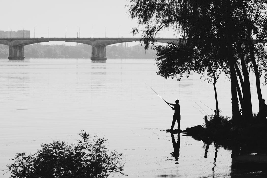 Hombre pescando