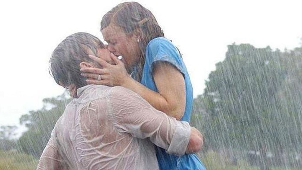 El beso bajo la lluvia de 'El diario de Noa'