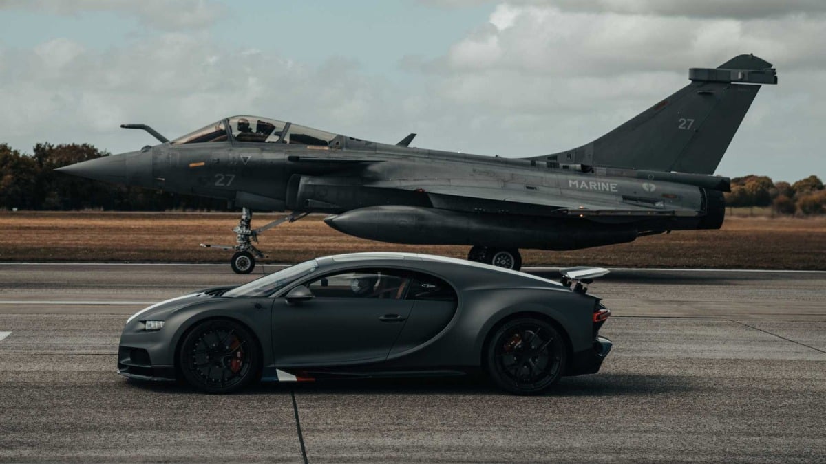 Bugatti Chiron Sport vs Dassault Rafale Marine