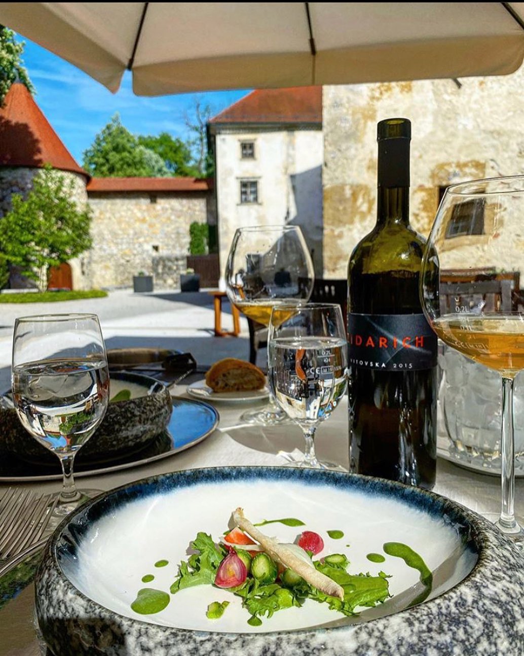 Grad Otočec, el castillo medieval hotel y restaurante en Eslovenia