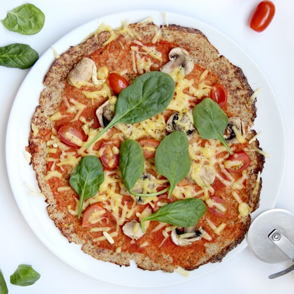 Pizza con base de coliflor./Foto: @beginveganbegun
