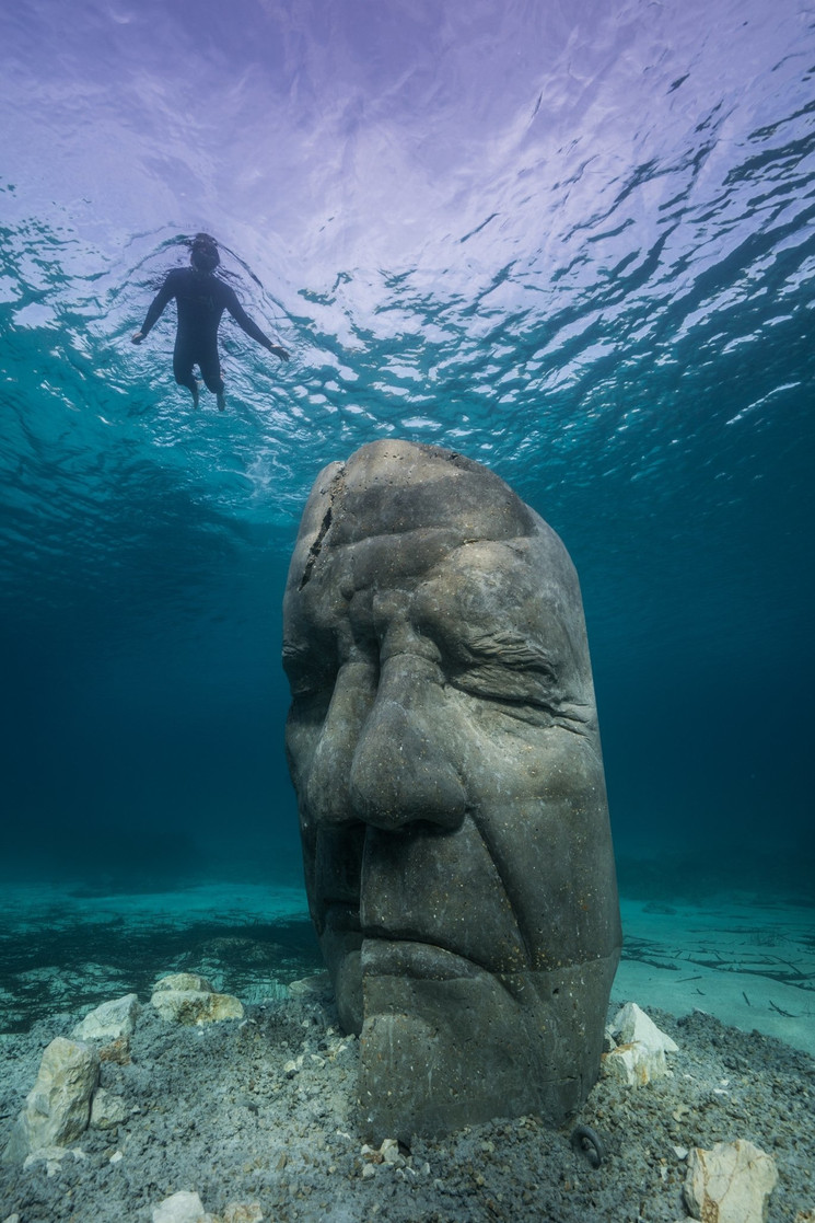 Escultura del museo submarino de Cannes