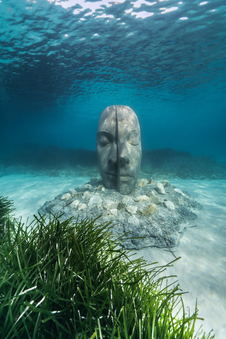 Escultura del museo submarino de Cannes