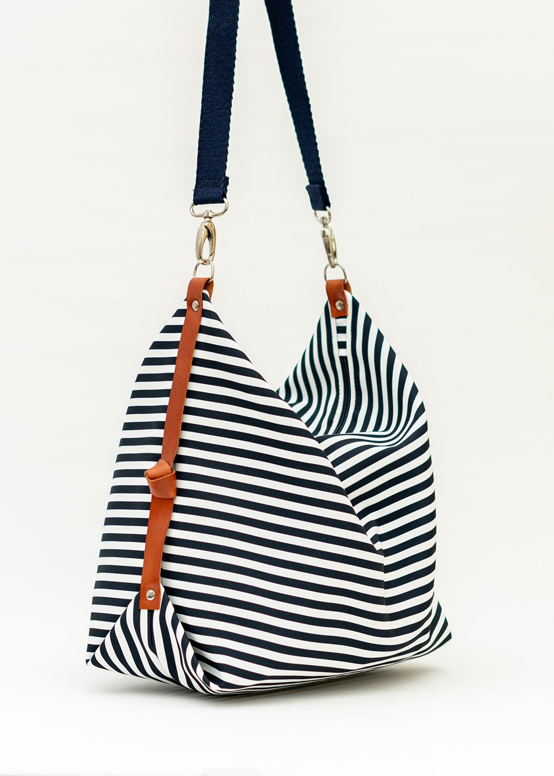 Marabara y sus bolsos a rayas marineras ideales para ir a la playa