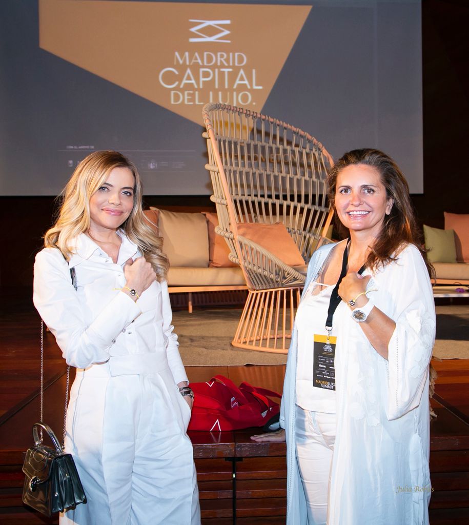 Raquel Oliva con Sandra García-Sanjuán