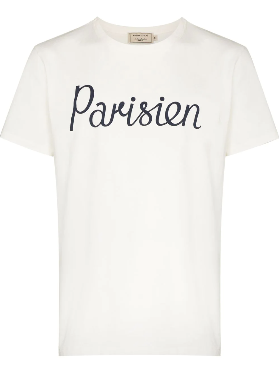 Camiseta con mensaje / Foto: Maison Kitsuné