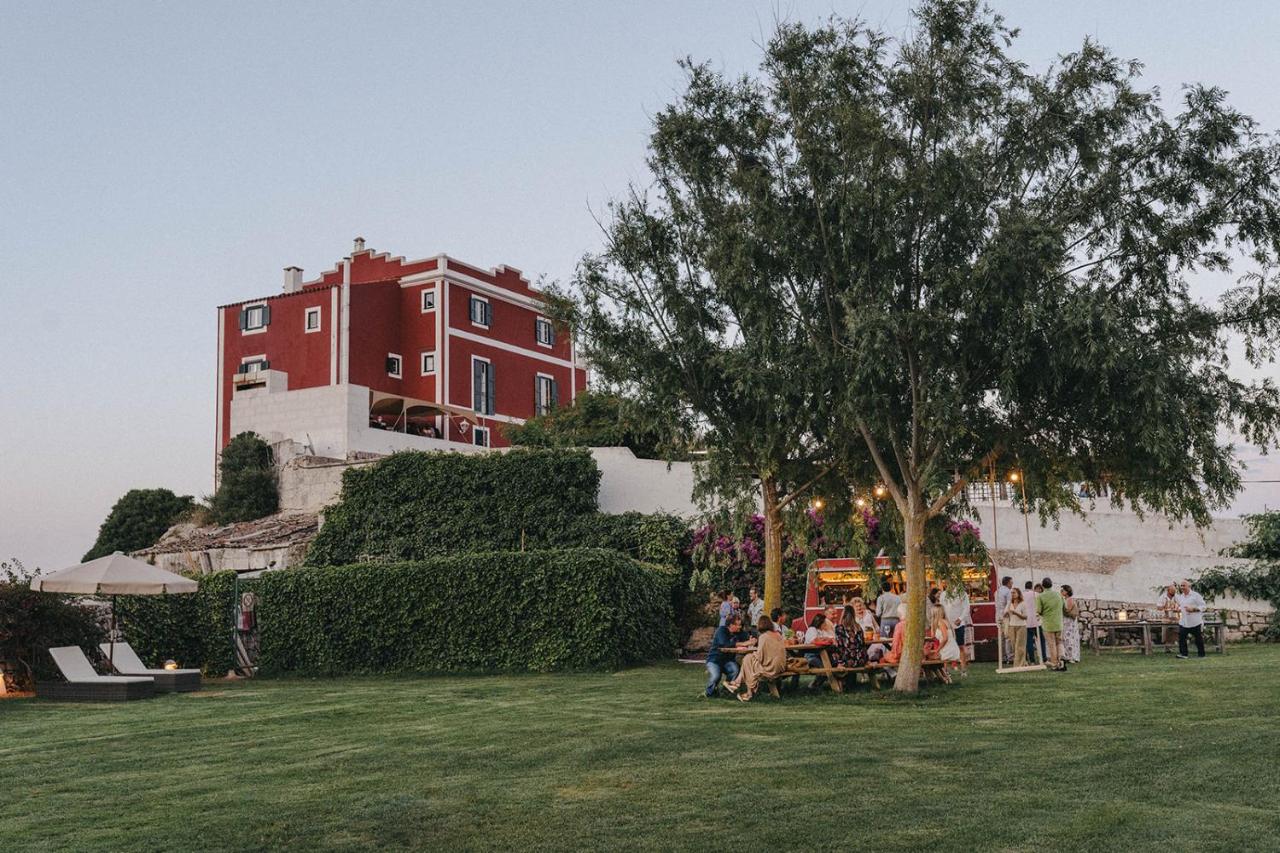 El hotel desde el jardín / Foto: Son Granot