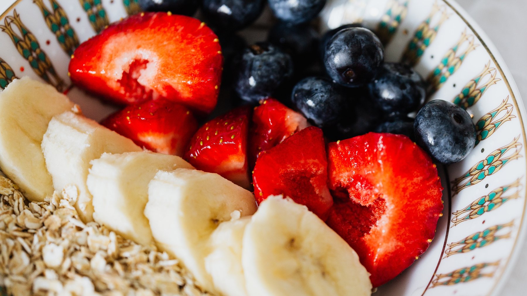 Avena, plátano, fresas, arándanos