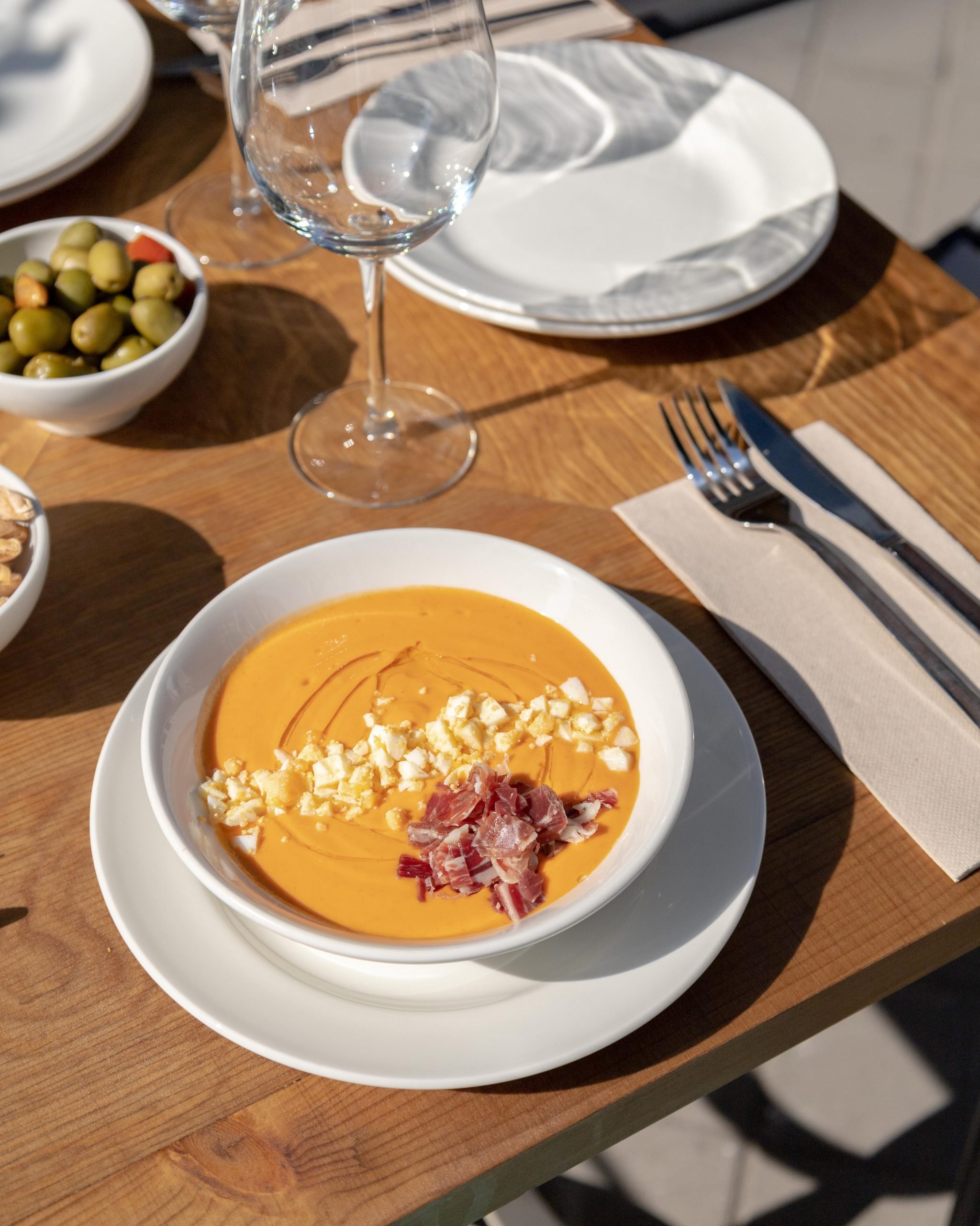 Plato de salmorejo / Foto: Figarilla