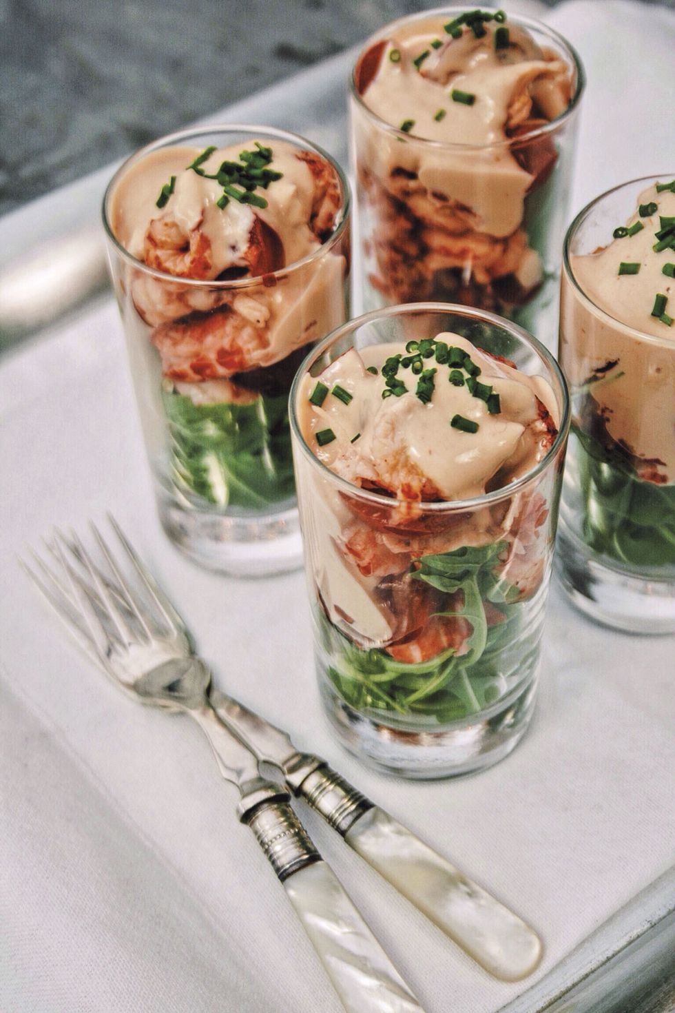 Chupitos de camarones y rúcula