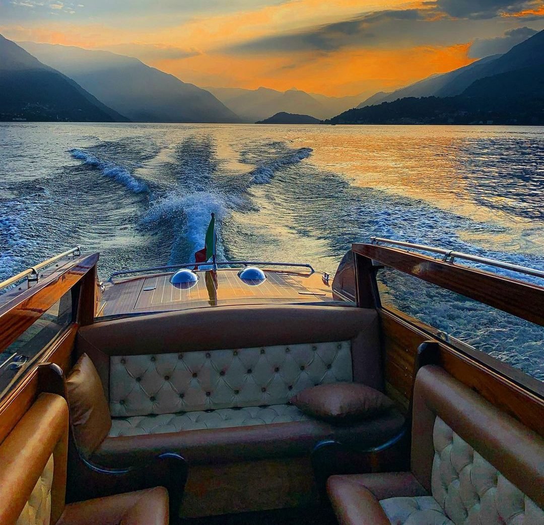 @lakecomo_boat