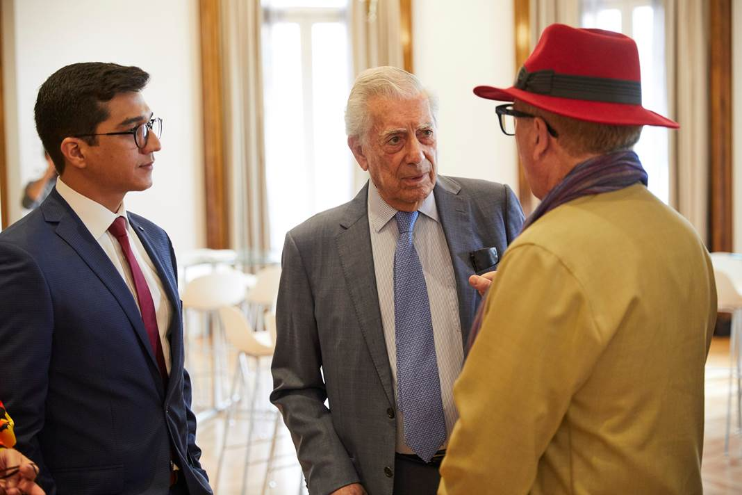 Orlando Mondragón y Mario Vargas Llosa
