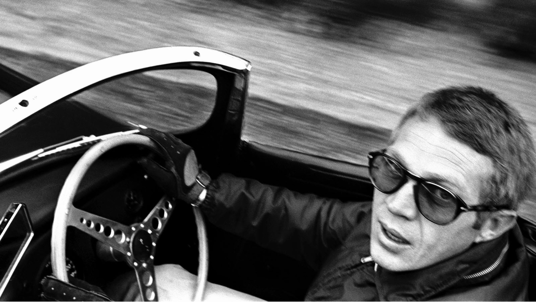 Steve McQueen con gafas de sol Persol.