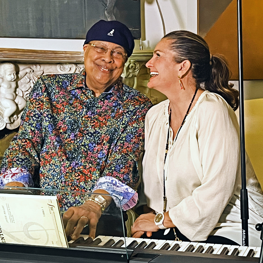 Chucho Valdés y San García-San Juan junto al piano