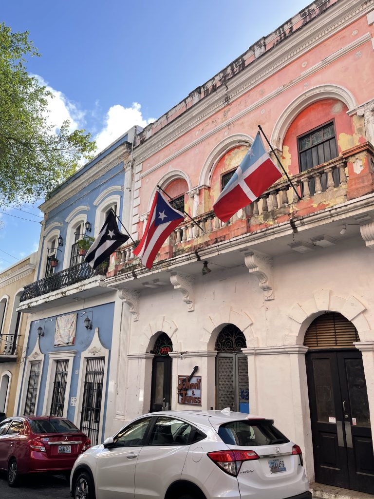 Banderas en San Juan de Puerto Rico