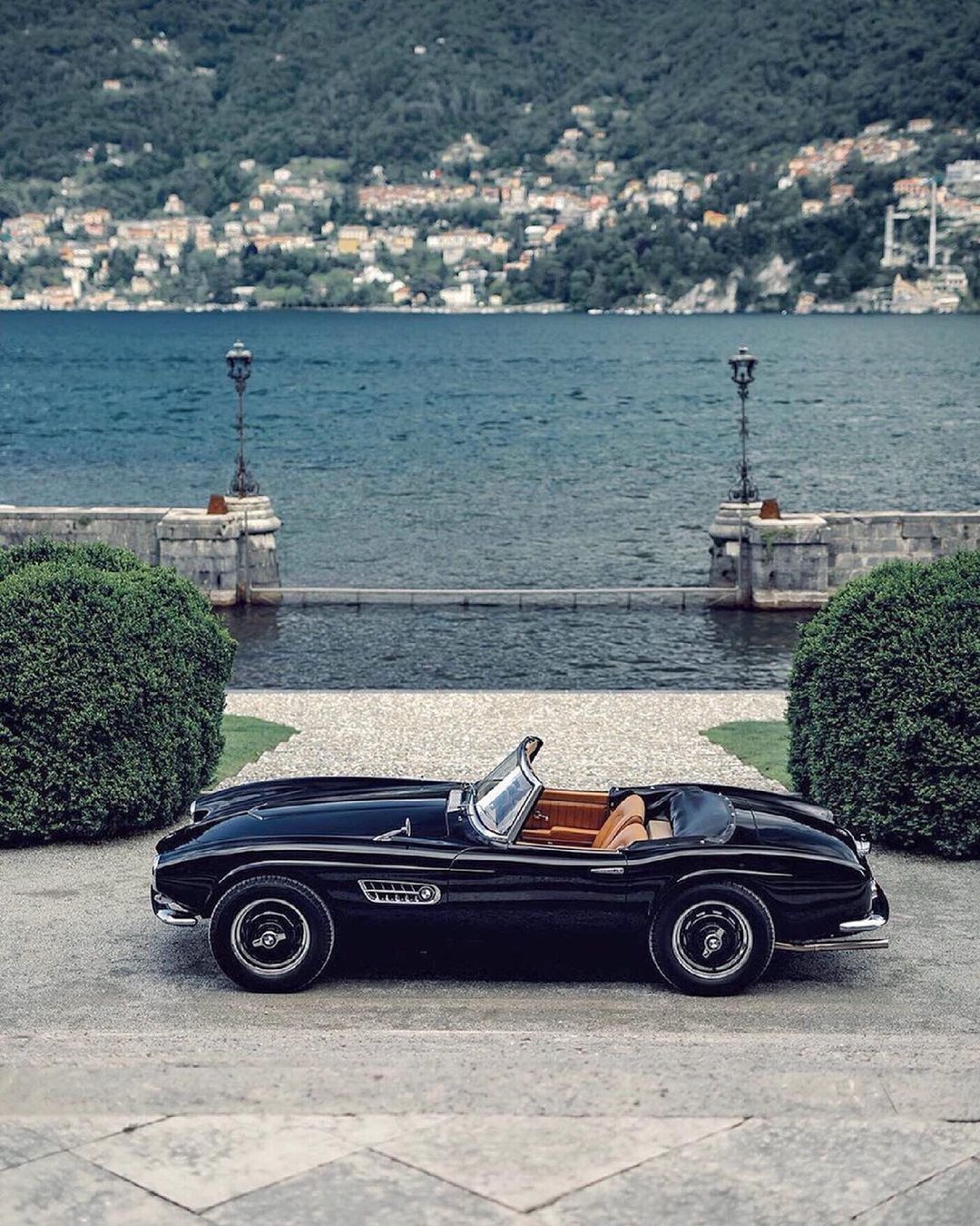 Un BMW 507 en el Lago Como