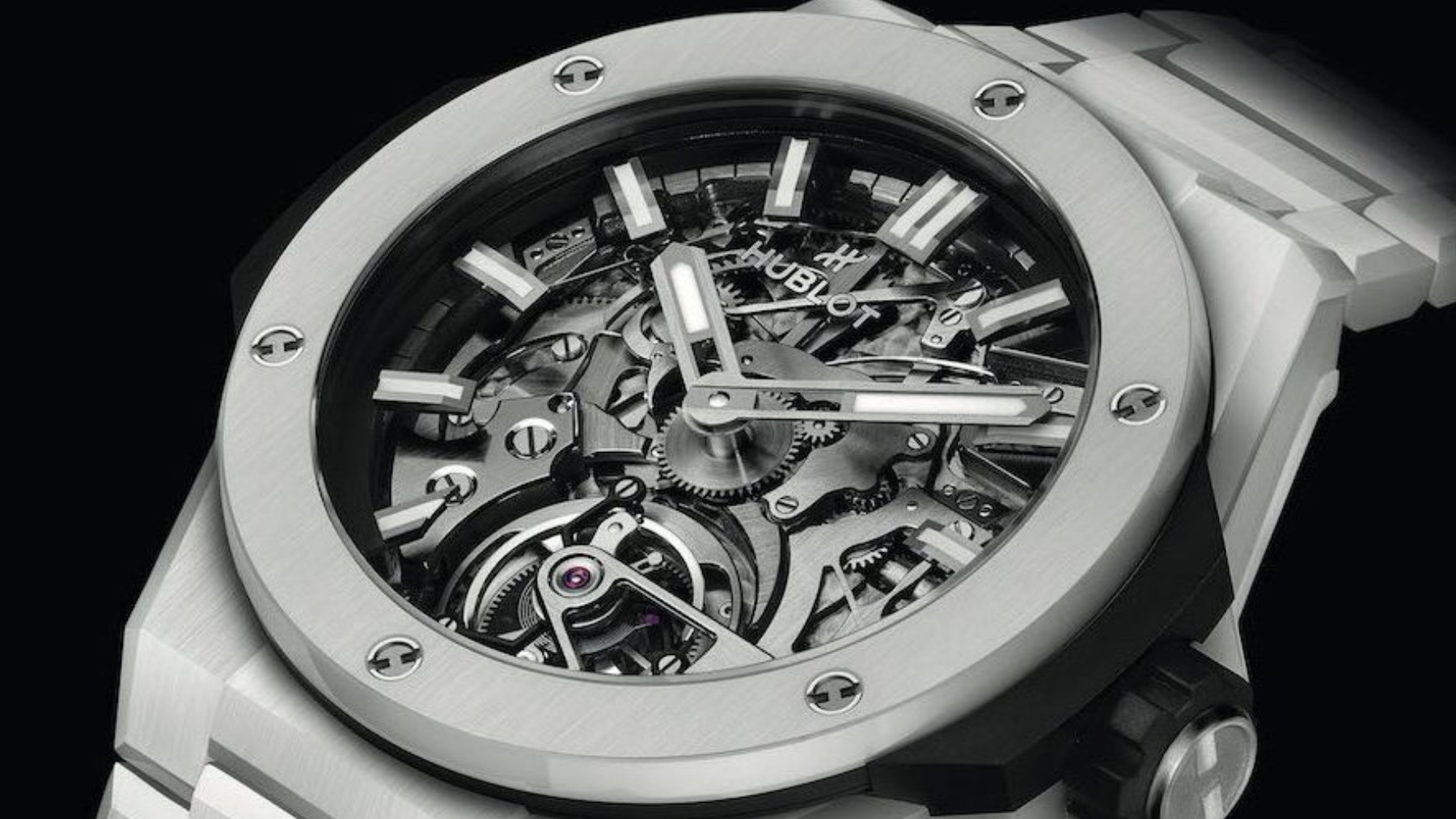 Hublot amplía su colección ‘Big Bang’ con dos relojes 100% de cerámica