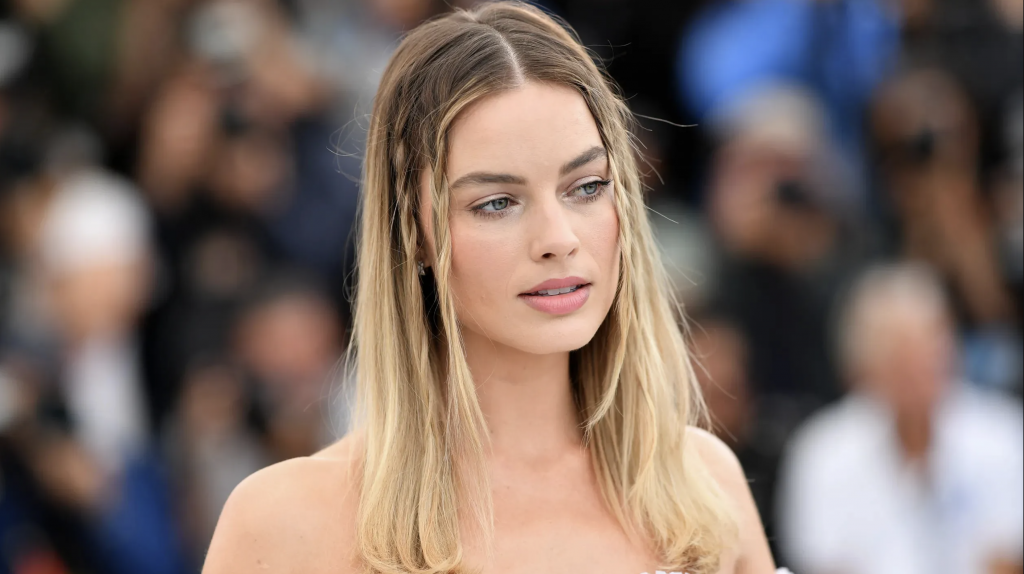 La actriz Margot Robbie y su cabello fino