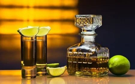 Tequila, limón y sal