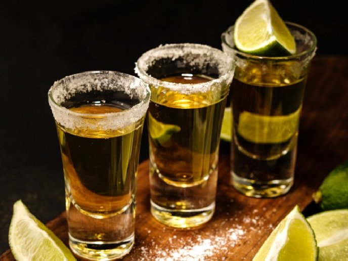 Tequila, limón y sal