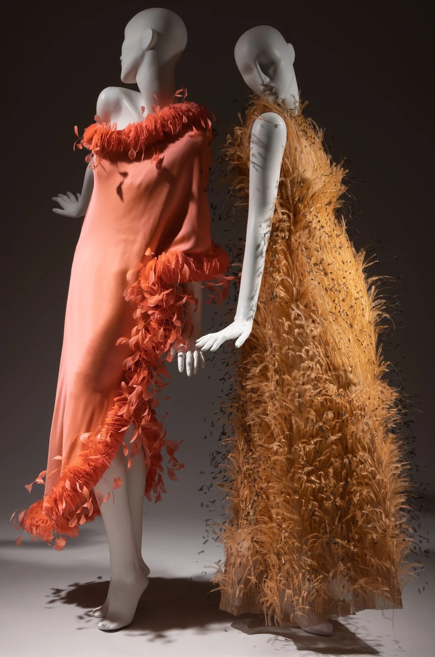 Vestido coral de Hubert de Givenchy