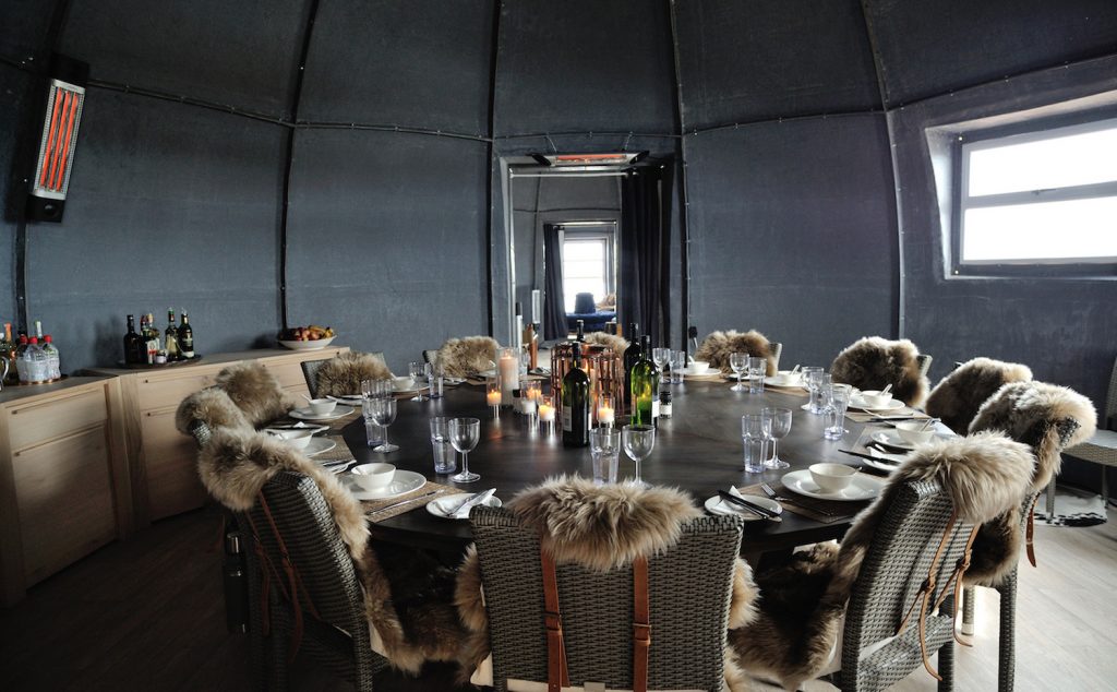 Comedor en el White Desert Camp de la Antártida