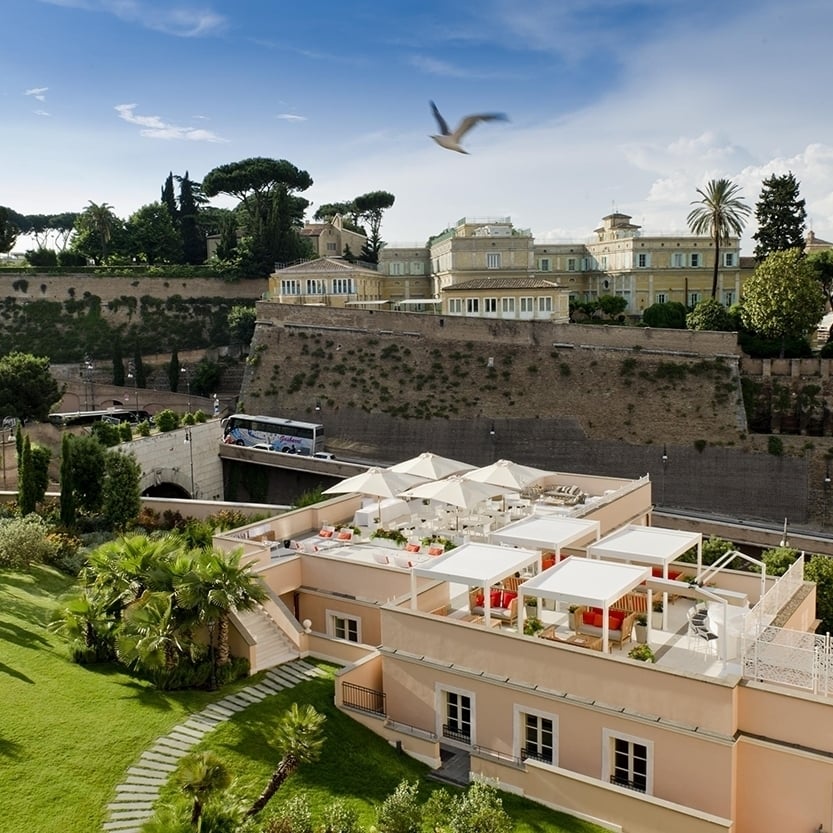 Villa Agrippina y el Vaticano al fondo