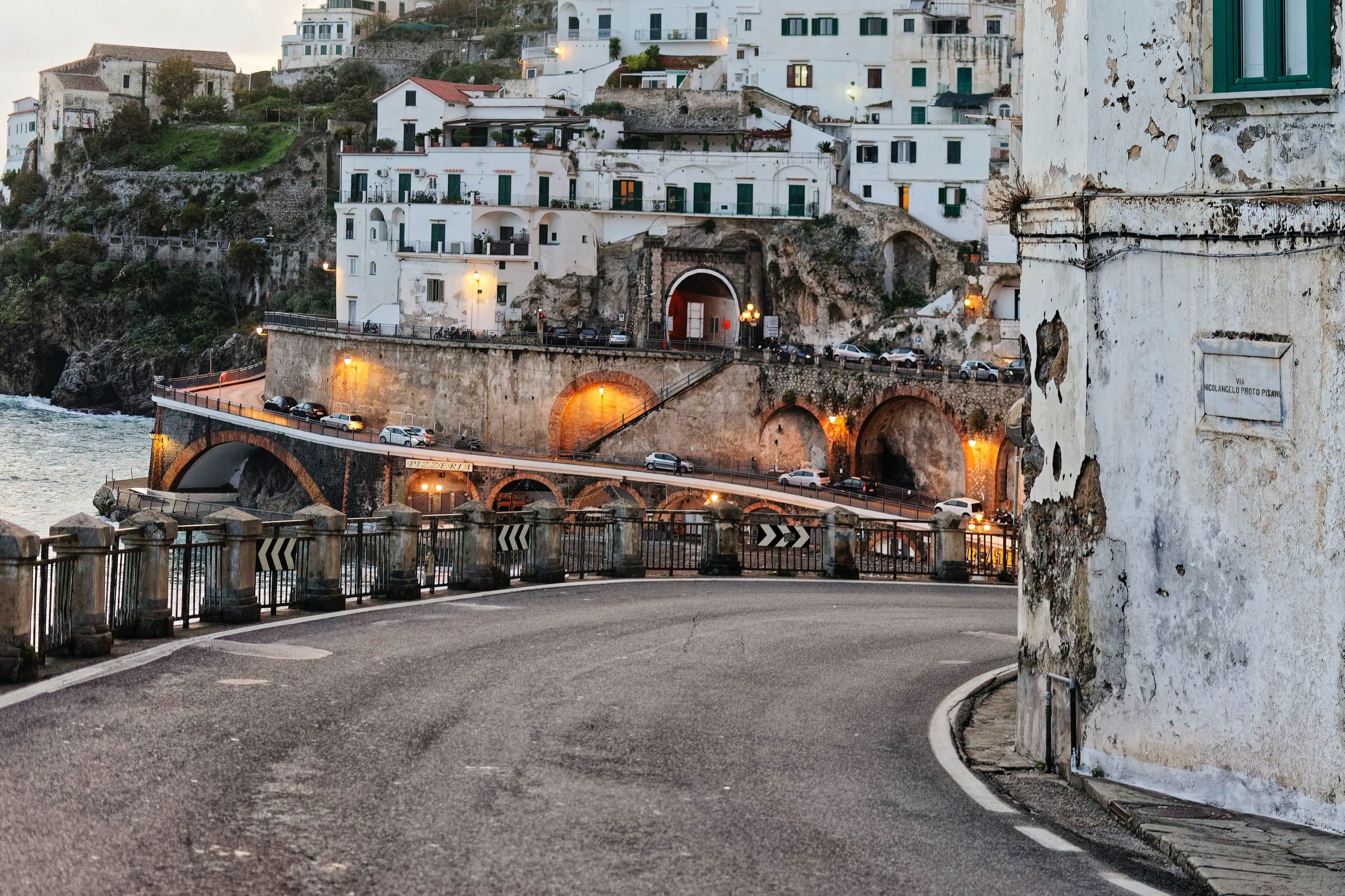 Atrani y la carretera