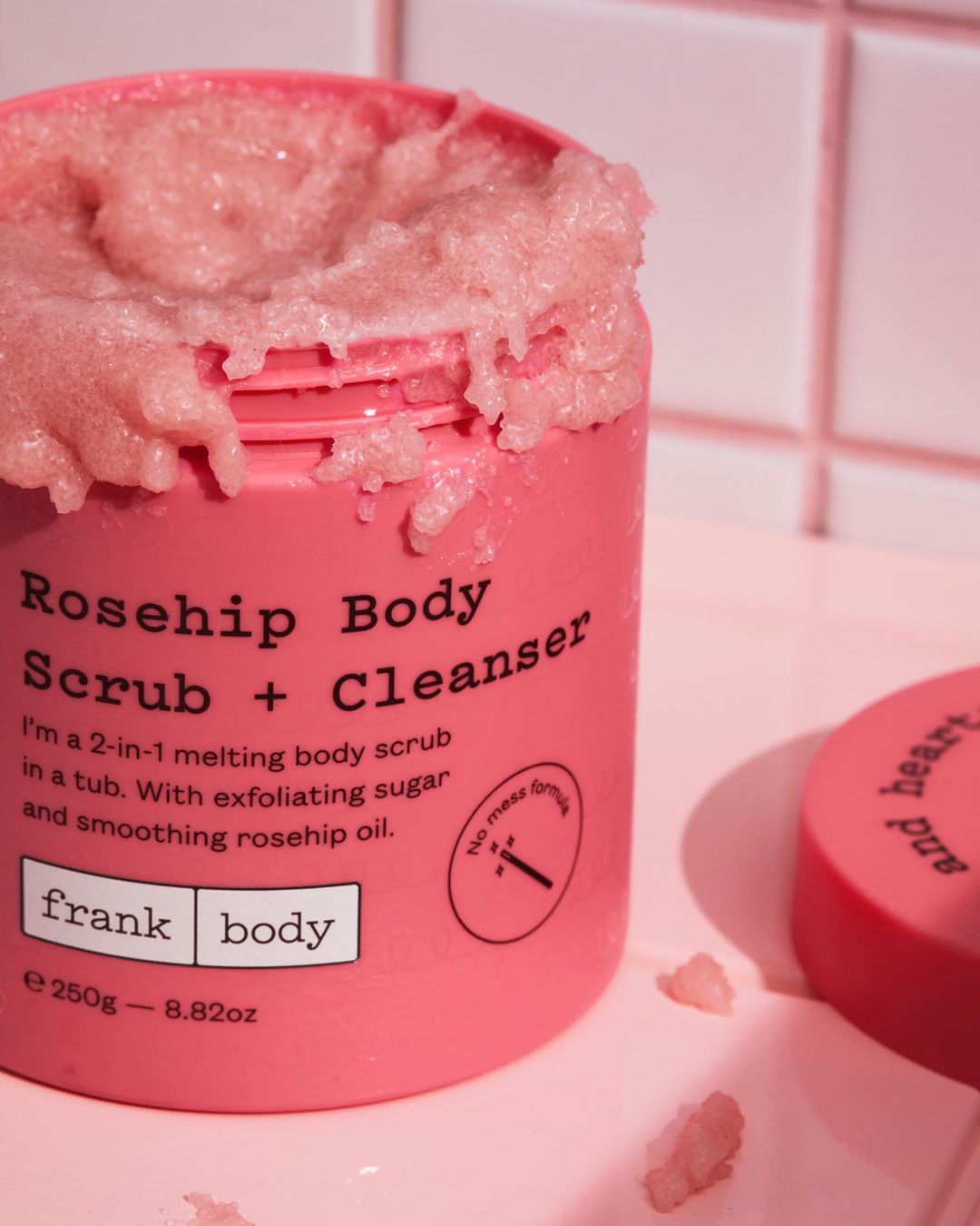 Rosehip Body Scrub + Cleanser, de Frank Body