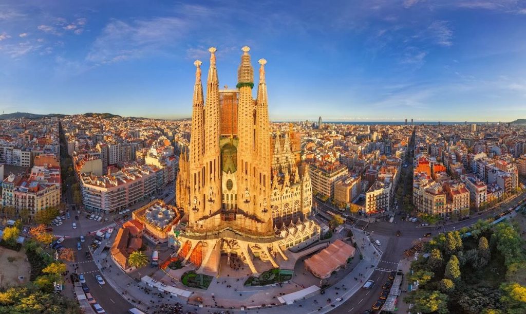 La ciudad de Barcelona. Vistas a la Sagrada Familia