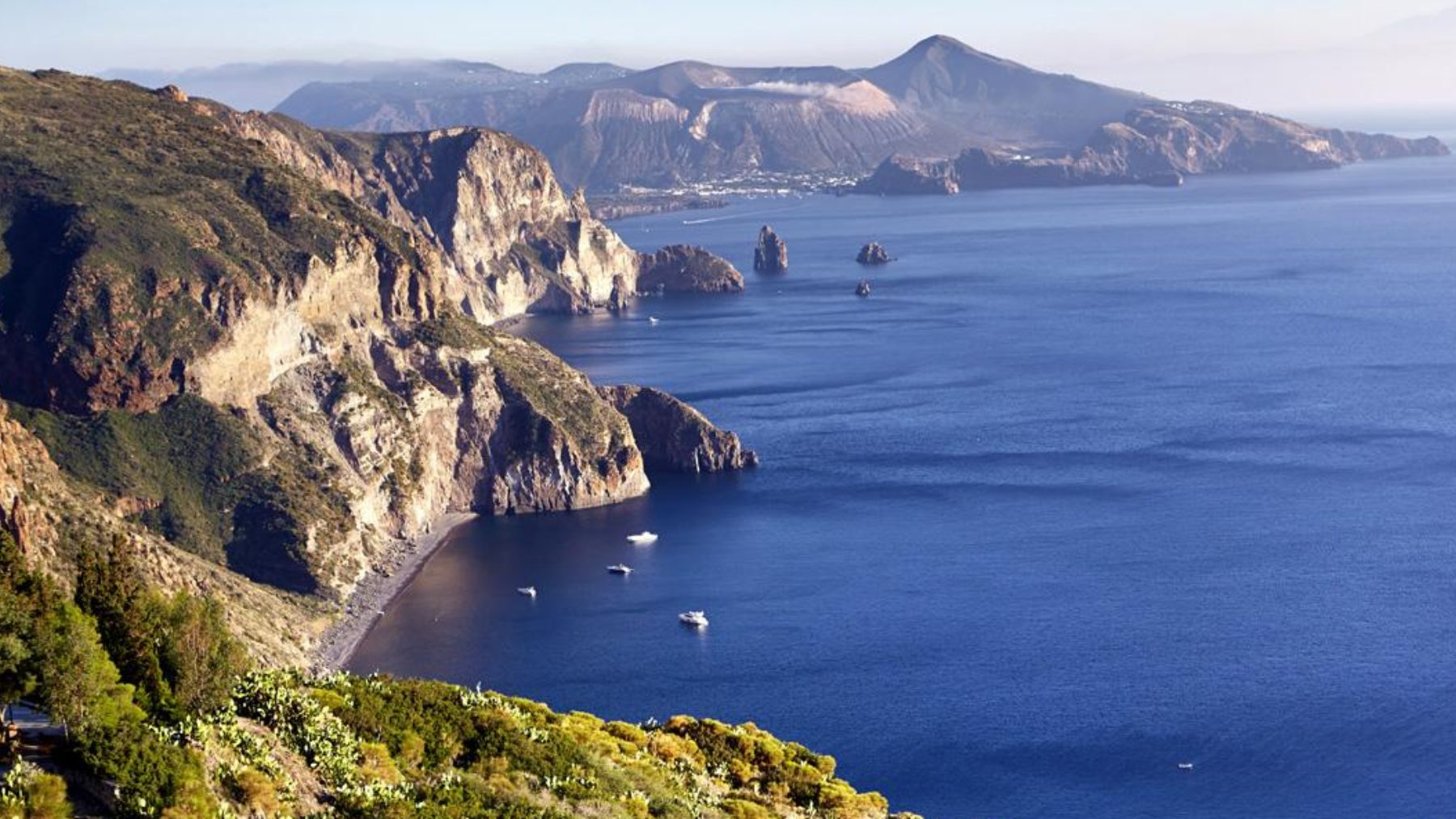 Nos adentramos en las mágicas Islas Eolias y descubrimos sus secretos
