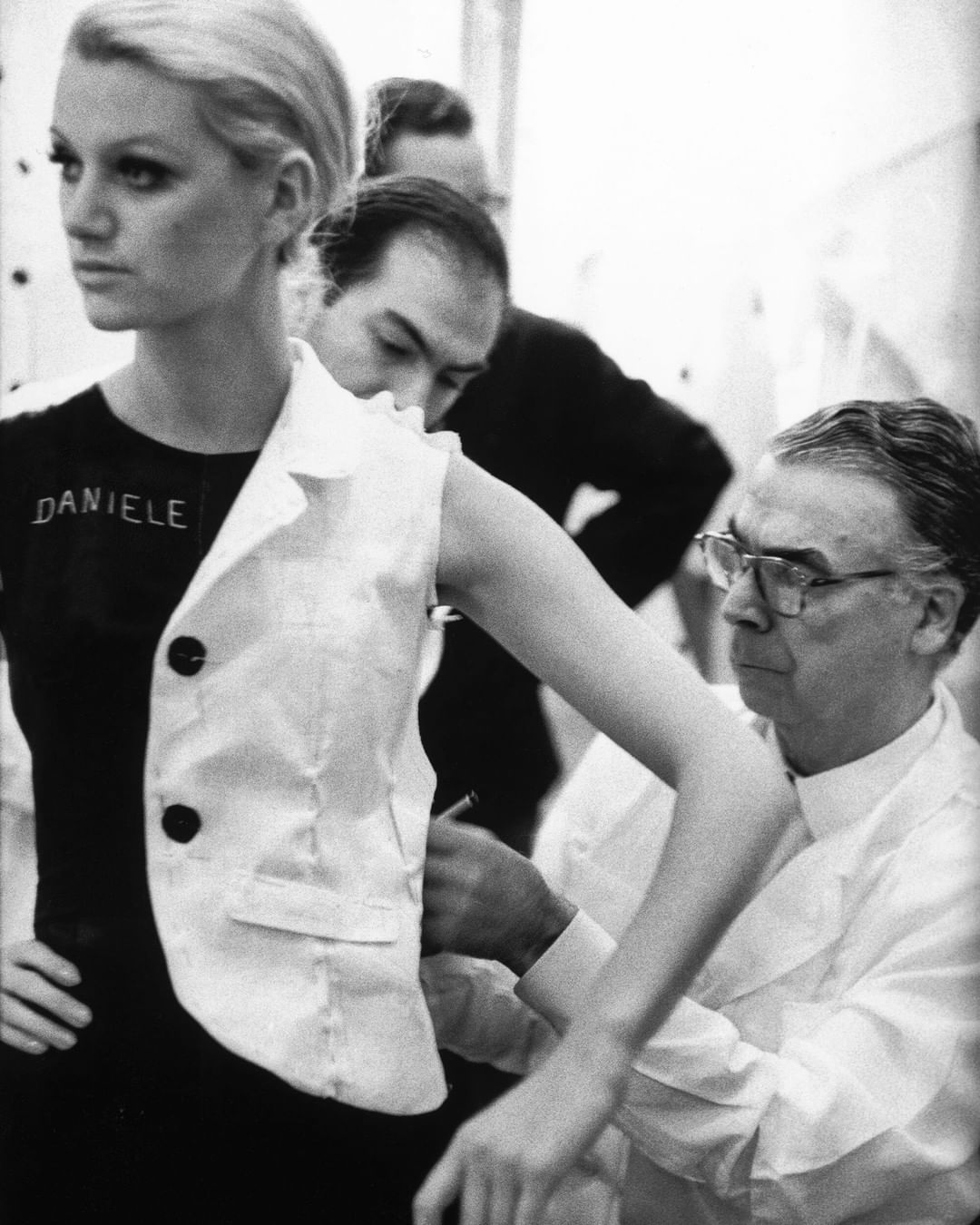 Cristóbal Balenciaga en su taller