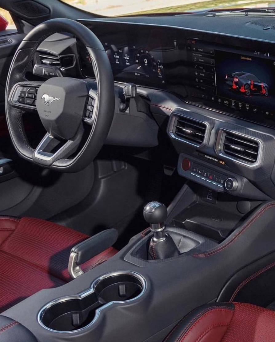 Interior Mustang Dark Horse