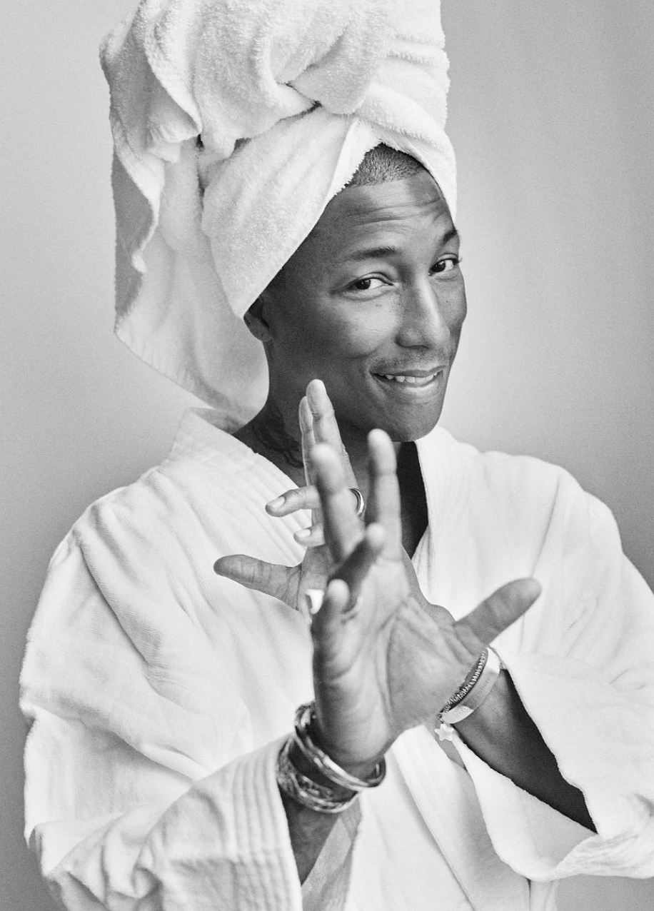 Pharrell Williams fotografiado por Mario Testino