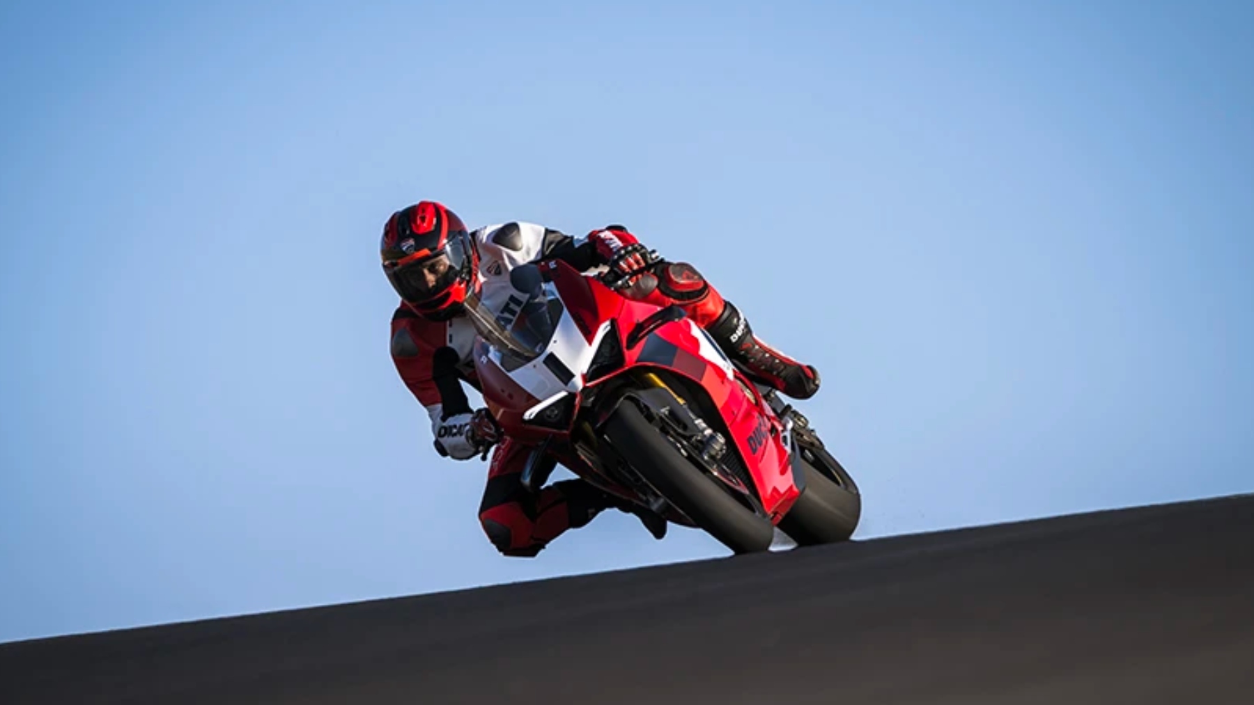 Ducati traspasa los límites de las pistas con su nueva moto