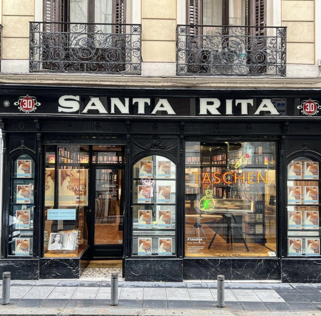 Foto. Fachada original de Taschen en calle Barquillo 30 , Madrid 