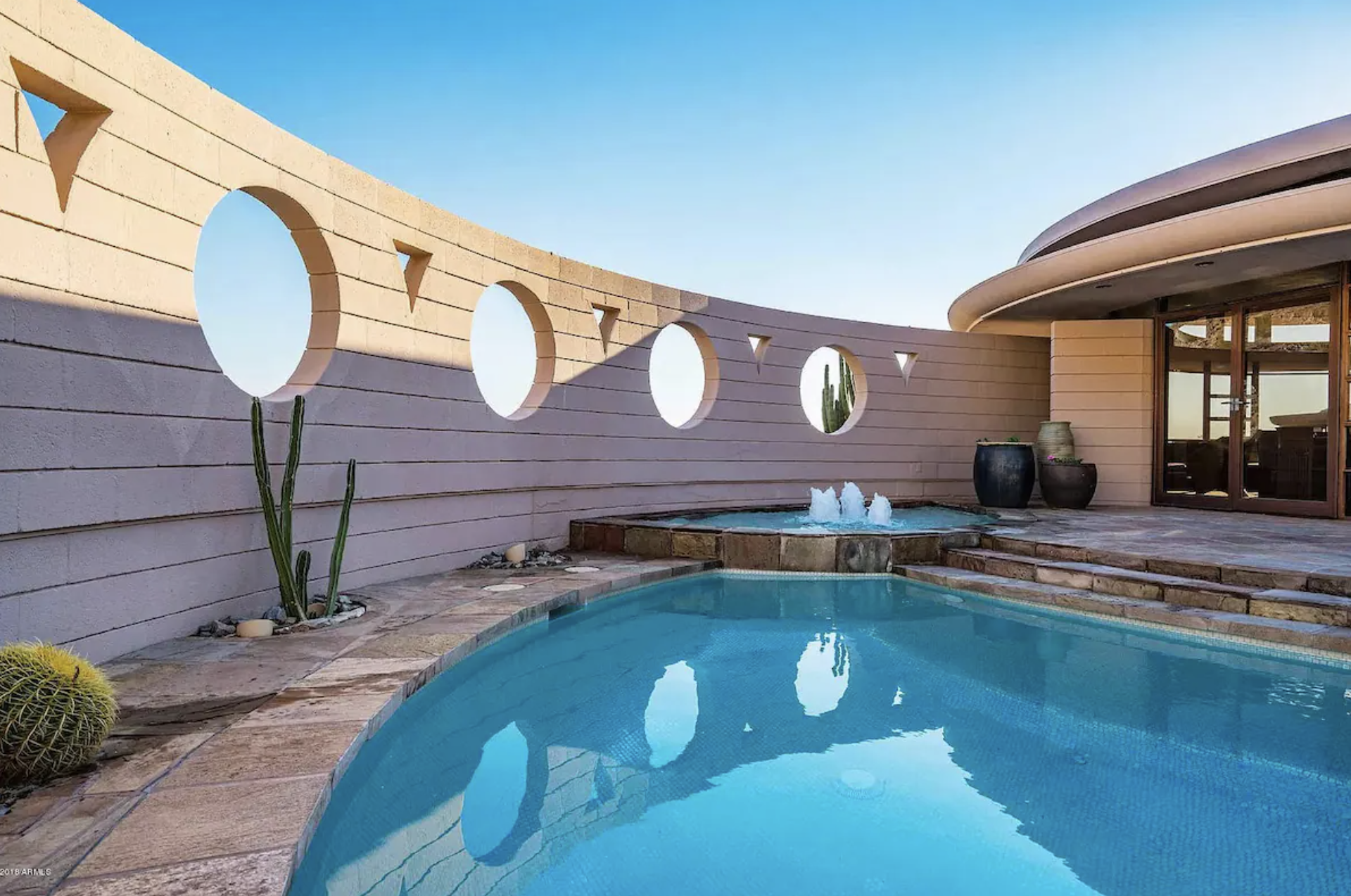 Circular Sun House