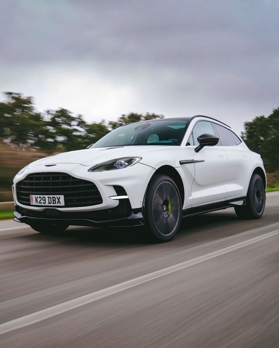 Foto: Aston Martin DBX707