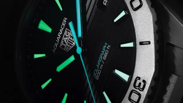 TAG Heuer Aquaracer Professional 200 Solargraph