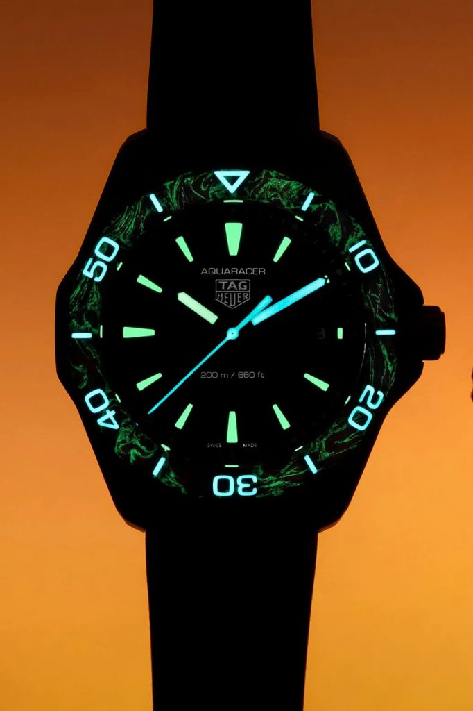 TAG Heuer Aquaracer Professional 200 Solargraph