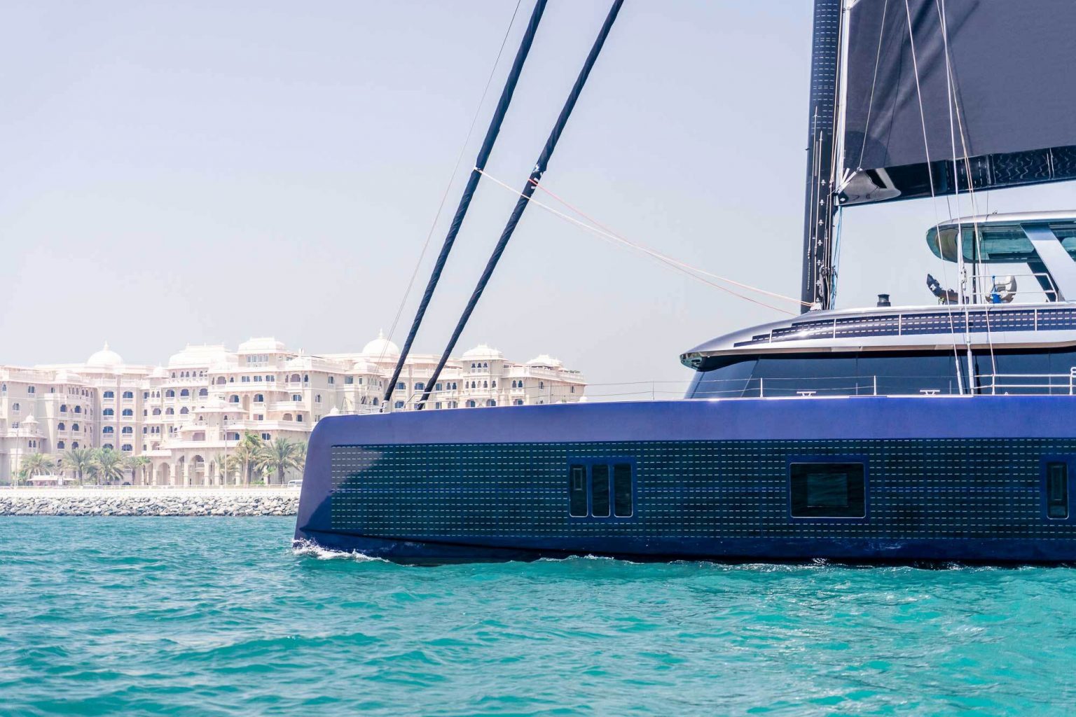 catamaran de fernando alonso