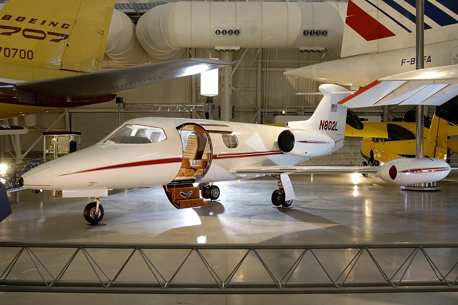 Learjet 23