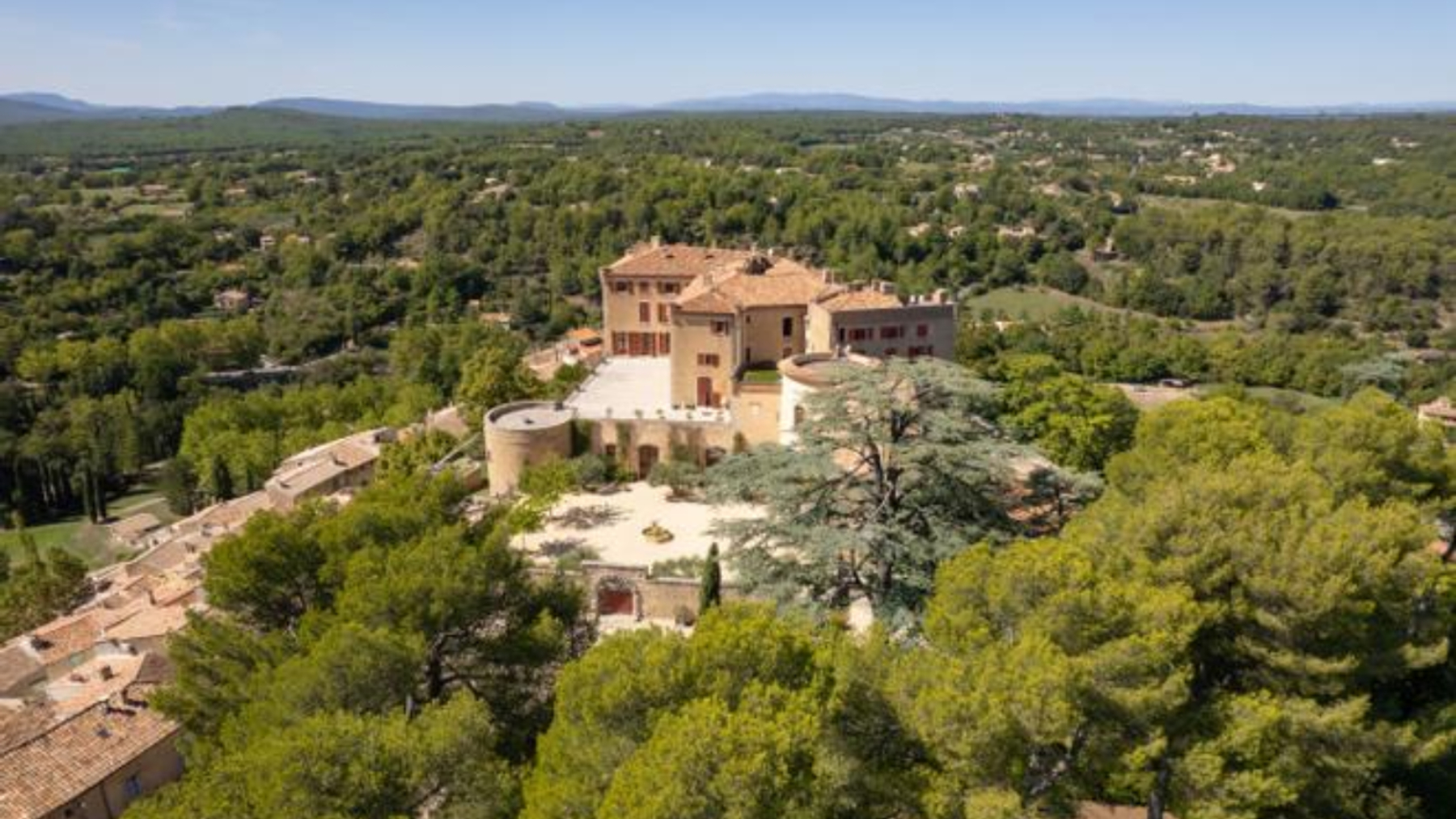 ¿Buscas ‘château’ en la Provenza? Este está en venta